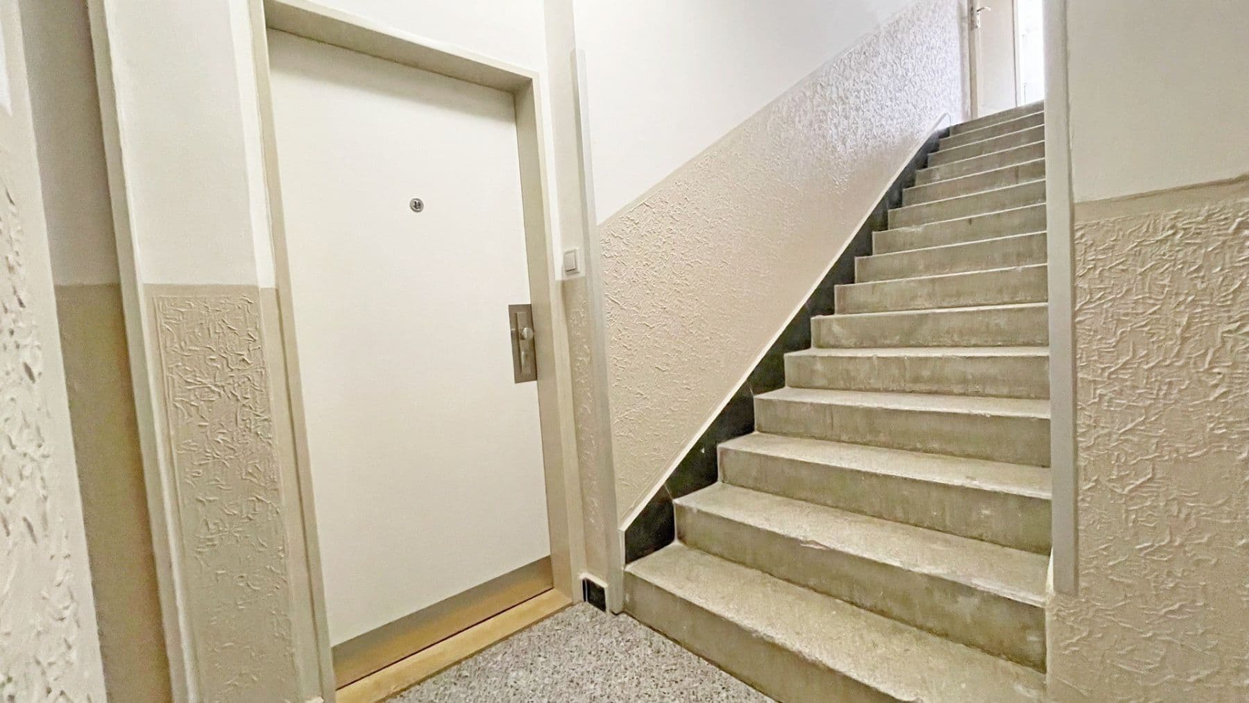 Predaj bytu 2-izbový 42 m², Sokolovská, Praha, Praha Predaj bytu 2-izbový 42 m², Sokolovská, Praha, Praha