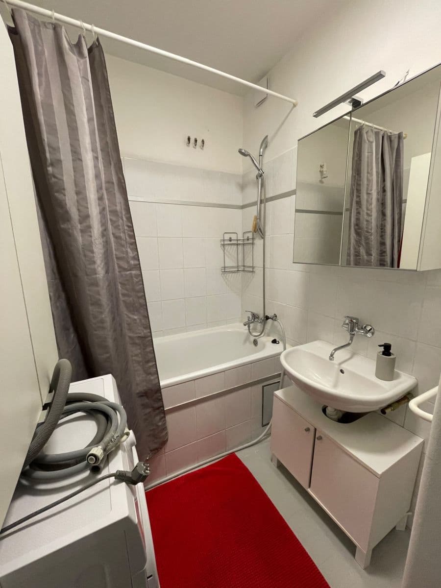 Prenájom bytu 2-izbový 69 m², Krčská, Praha, Praha Prenájom bytu 2-izbový 69 m², Krčská, Praha, Praha