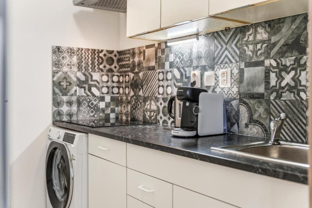 Prenájom bytu 2-izbový 83 m², Jeronýmova, Praha, Praha Prenájom bytu 2-izbový 83 m², Jeronýmova, Praha, Praha