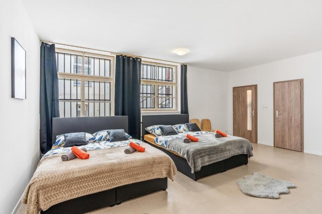 Prenájom bytu 83 m², Jeronýmova, Praha, Praha Prenájom bytu 83 m², Jeronýmova, Praha, Praha