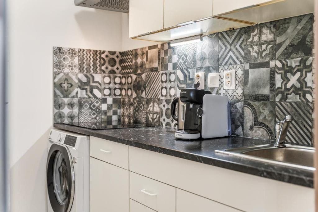 Prenájom bytu 83 m², Jeronýmova, Praha, Praha Prenájom bytu 83 m², Jeronýmova, Praha, Praha
