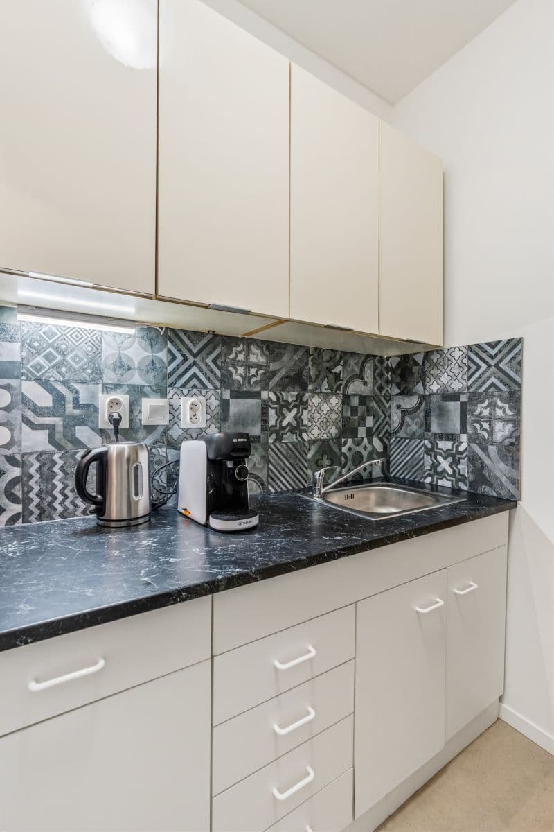 Prenájom bytu 83 m², Jeronýmova, Praha, Praha Prenájom bytu 83 m², Jeronýmova, Praha, Praha