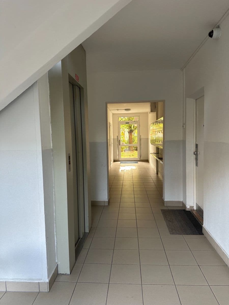 Predaj bytu 3-izbový 71 m², Šluknovská, Praha, Praha Predaj bytu 3-izbový 71 m², Šluknovská, Praha, Praha
