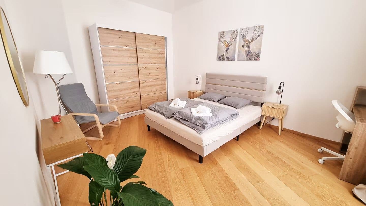 Prenájom bytu 3-izbový 74 m², Na Neklance, Praha, Praha Prenájom bytu 3-izbový 74 m², Na Neklance, Praha, Praha