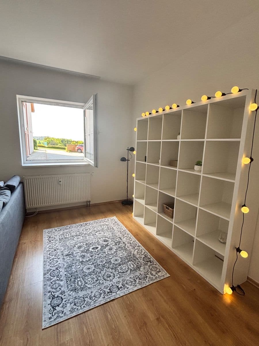 Prenájom bytu 1-izbový 35 m², Roztocká, Úholičky, Středočeský kraj Prenájom bytu 1-izbový 35 m², Roztocká, Úholičky, Středočeský kraj