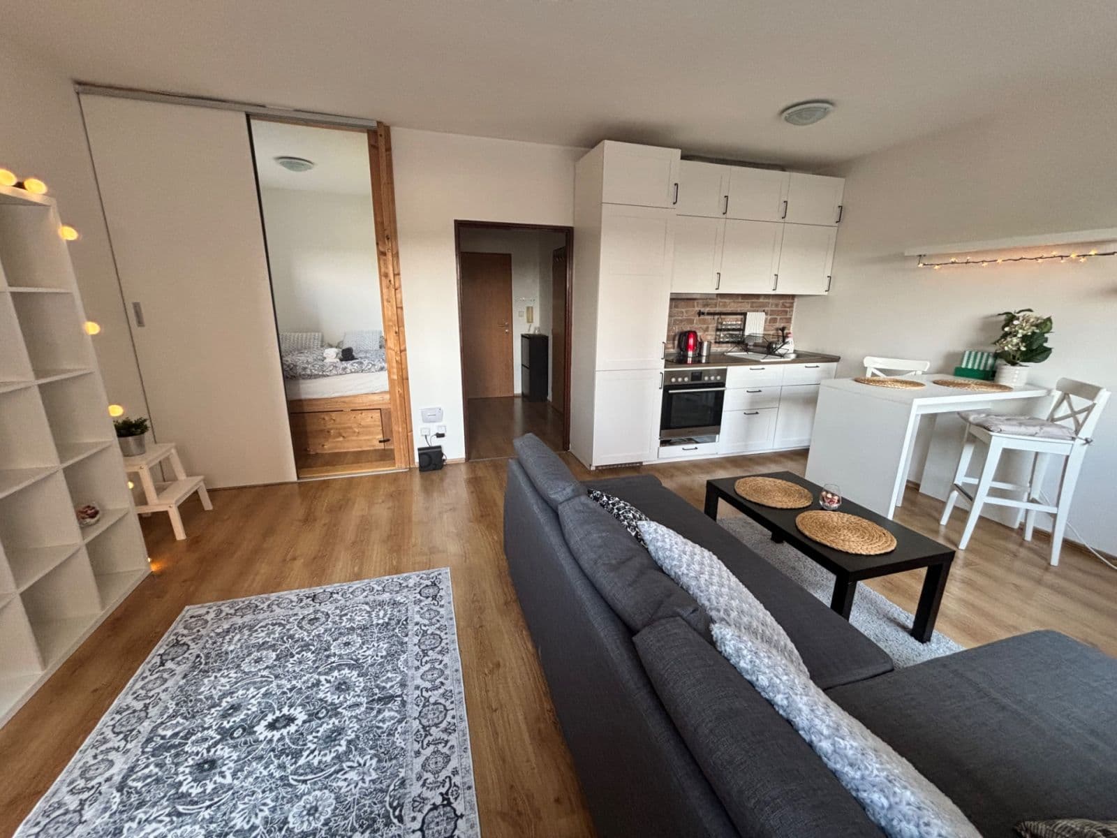 Prenájom bytu 1-izbový 35 m², Roztocká, Úholičky, Středočeský kraj Prenájom bytu 1-izbový 35 m², Roztocká, Úholičky, Středočeský kraj