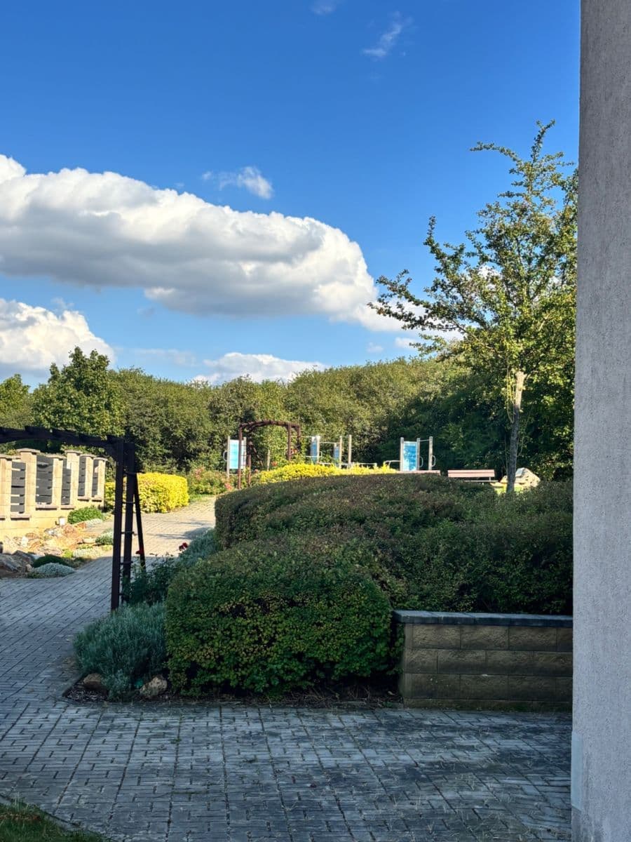 Prenájom bytu 1-izbový 35 m², Roztocká, Úholičky, Středočeský kraj Prenájom bytu 1-izbový 35 m², Roztocká, Úholičky, Středočeský kraj