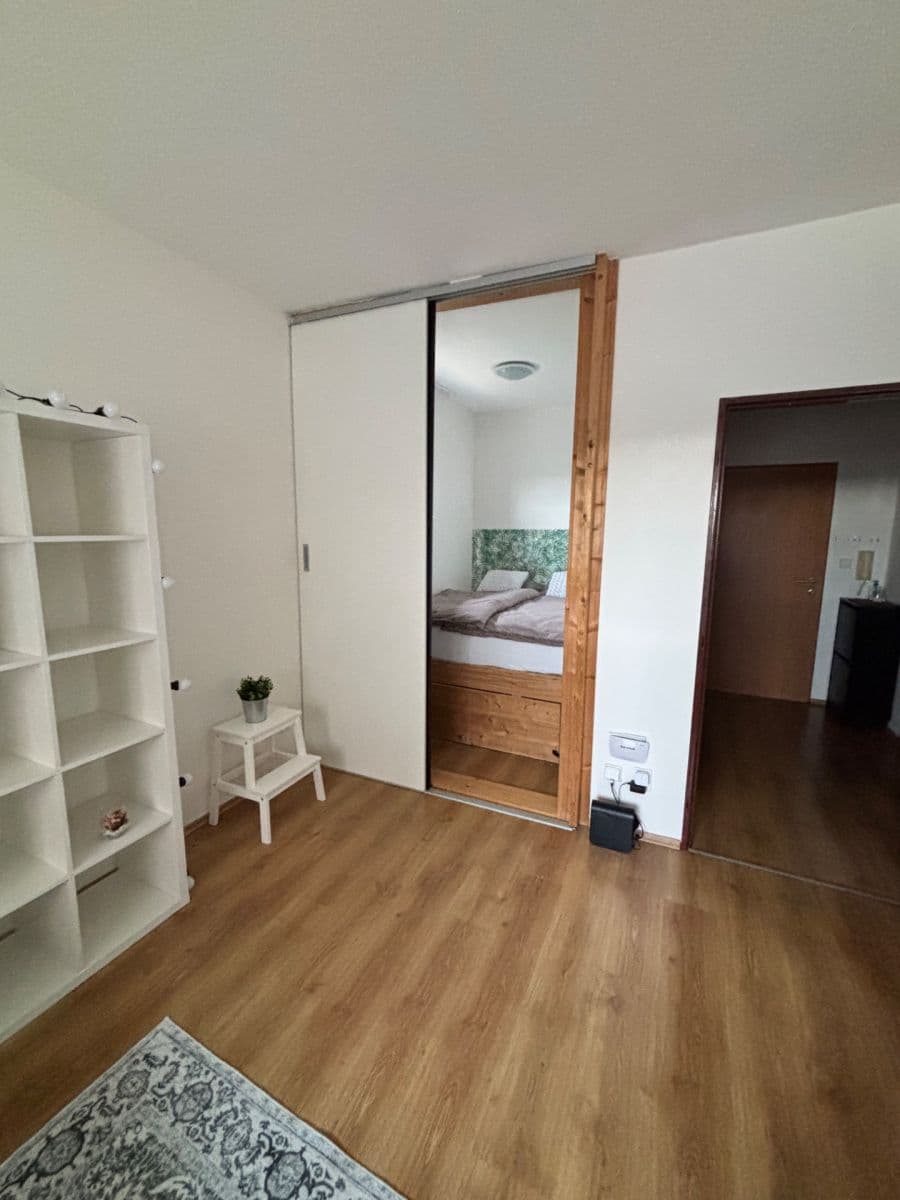 Prenájom bytu 1-izbový 35 m², Roztocká, Úholičky, Středočeský kraj Prenájom bytu 1-izbový 35 m², Roztocká, Úholičky, Středočeský kraj