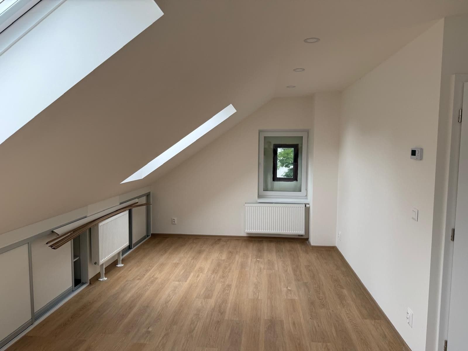 Prenájom bytu 2-izbový 42 m², Měšice, Středočeský kraj Prenájom bytu 2-izbový 42 m², Měšice, Středočeský kraj