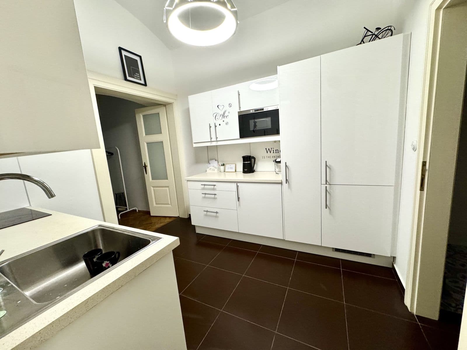 Prenájom bytu 90 m², Navrátilova, Praha, Praha Prenájom bytu 90 m², Navrátilova, Praha, Praha