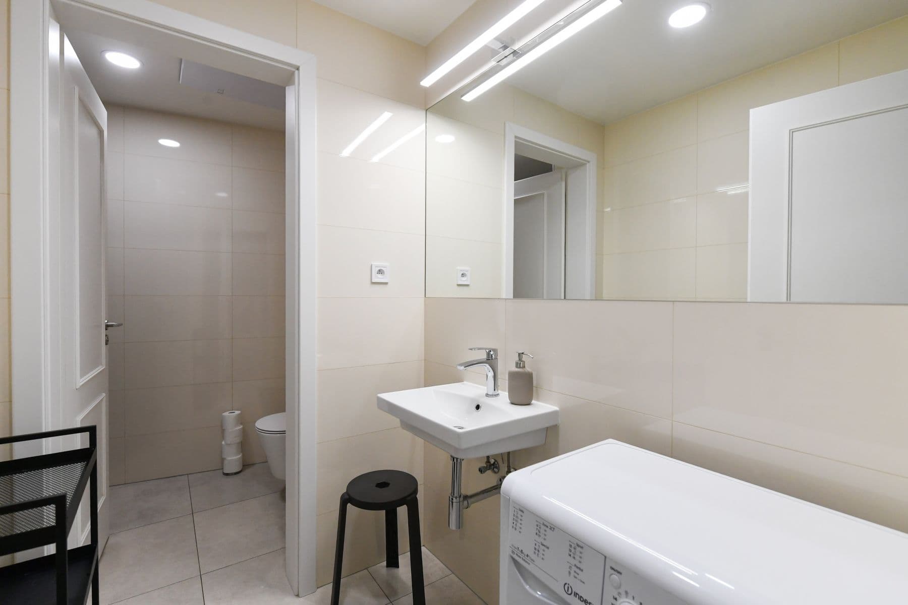 Prenájom bytu 72 m², Žitná, Praha, Praha Prenájom bytu 72 m², Žitná, Praha, Praha