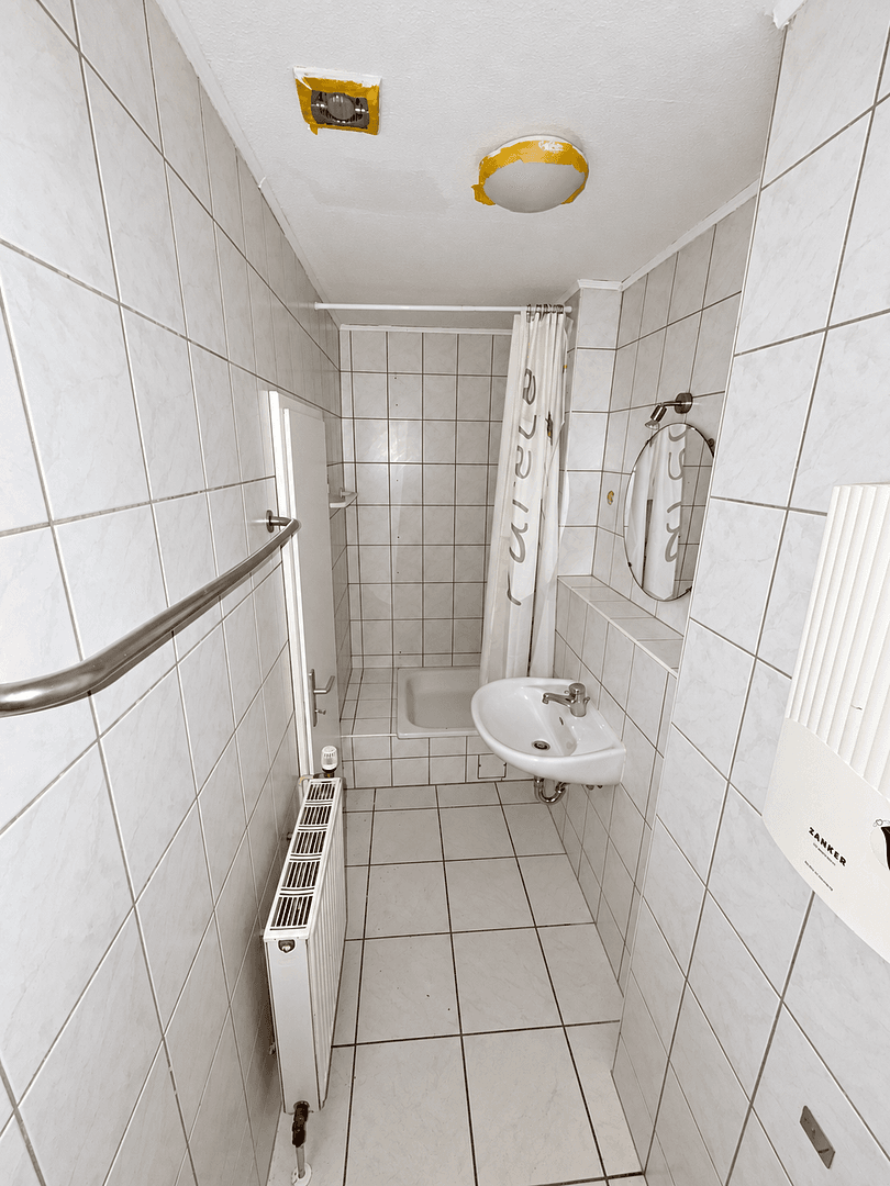 Prenájom bytu 2-izbový 76 m², Adolfstr. 9, Krefeld, Severné Porýnie - Westfálsko Prenájom bytu 2-izbový 76 m², Adolfstr. 9, Krefeld, Severné Porýnie - Westfálsko