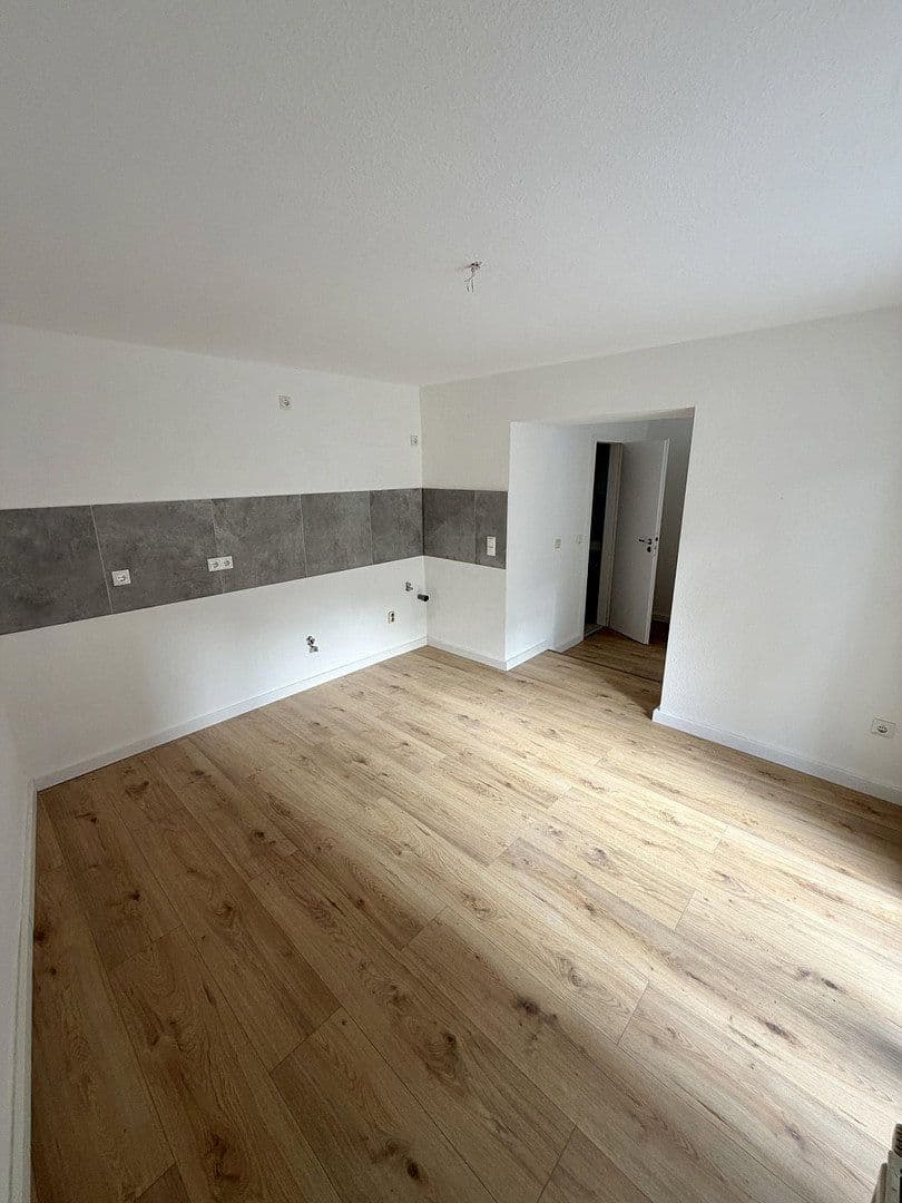 Prenájom bytu 2-izbový 76 m², Adolfstr. 9, Krefeld, Severné Porýnie - Westfálsko Prenájom bytu 2-izbový 76 m², Adolfstr. 9, Krefeld, Severné Porýnie - Westfálsko