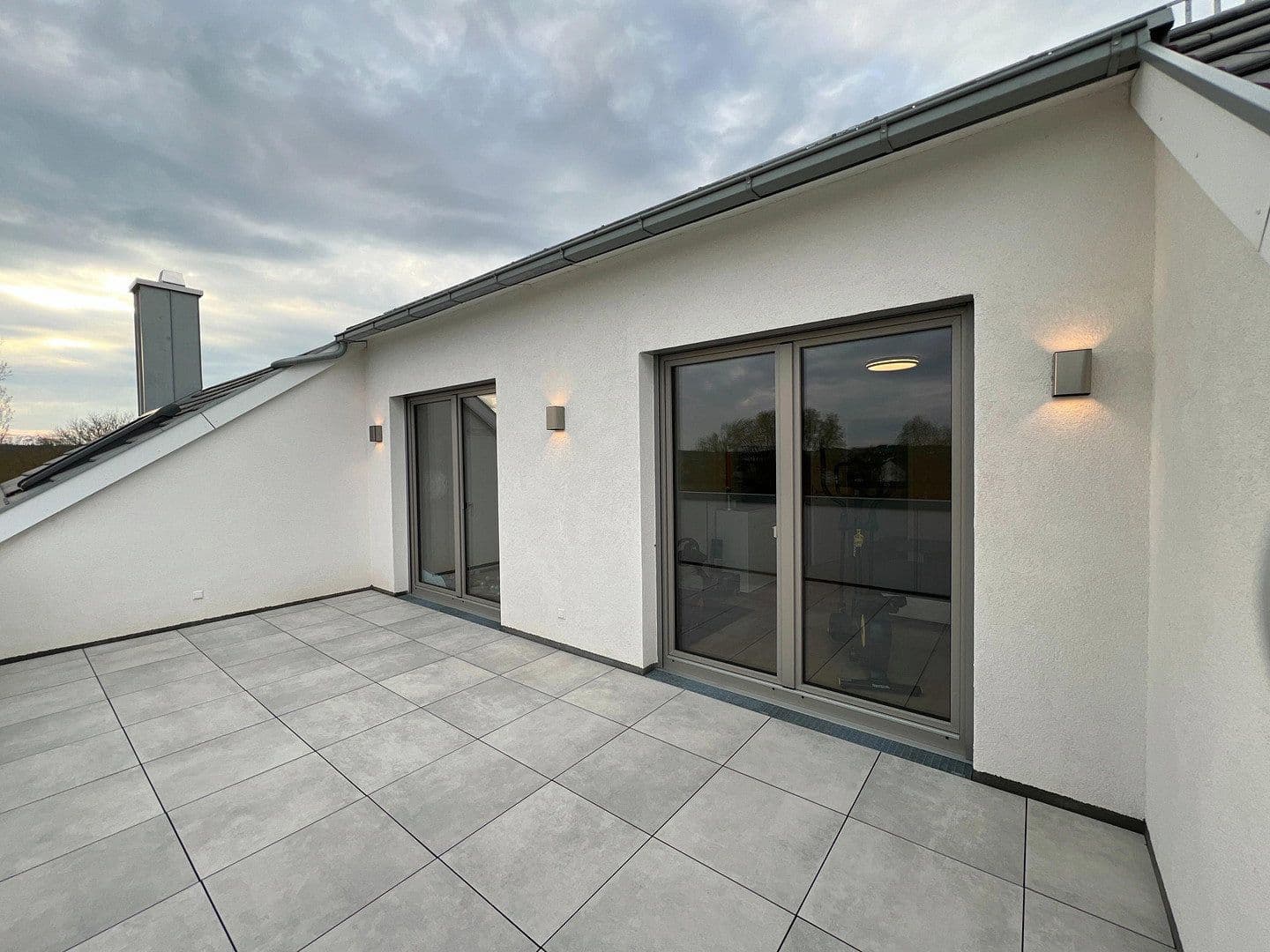 Prenájom bytu 6-izbový 205 m², Ziegeleistraße 11A, Buchen (Odenwald), Bádensko-Wurttembersko Prenájom bytu 6-izbový 205 m², Ziegeleistraße 11A, Buchen (Odenwald), Bádensko-Wurttembersko