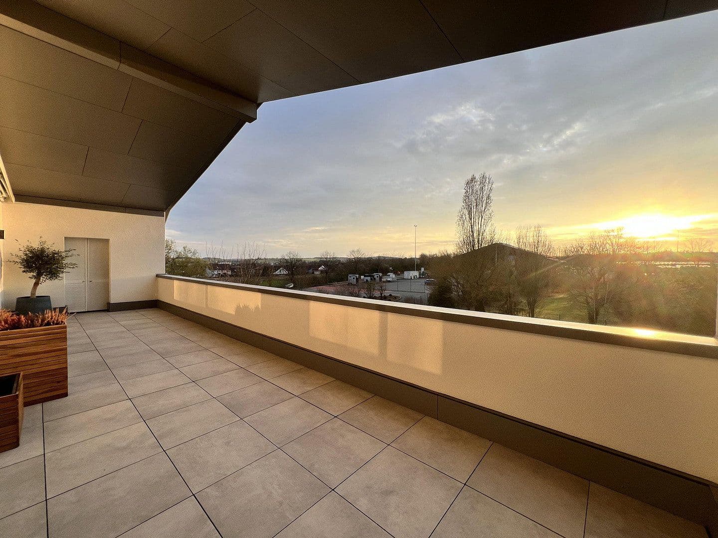 Prenájom bytu 6-izbový 205 m², Ziegeleistraße 11A, Buchen (Odenwald), Bádensko-Wurttembersko Prenájom bytu 6-izbový 205 m², Ziegeleistraße 11A, Buchen (Odenwald), Bádensko-Wurttembersko