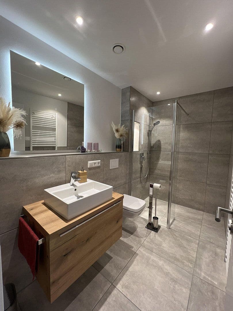 Prenájom bytu 6-izbový 205 m², Ziegeleistraße 11A, Buchen (Odenwald), Bádensko-Wurttembersko Prenájom bytu 6-izbový 205 m², Ziegeleistraße 11A, Buchen (Odenwald), Bádensko-Wurttembersko