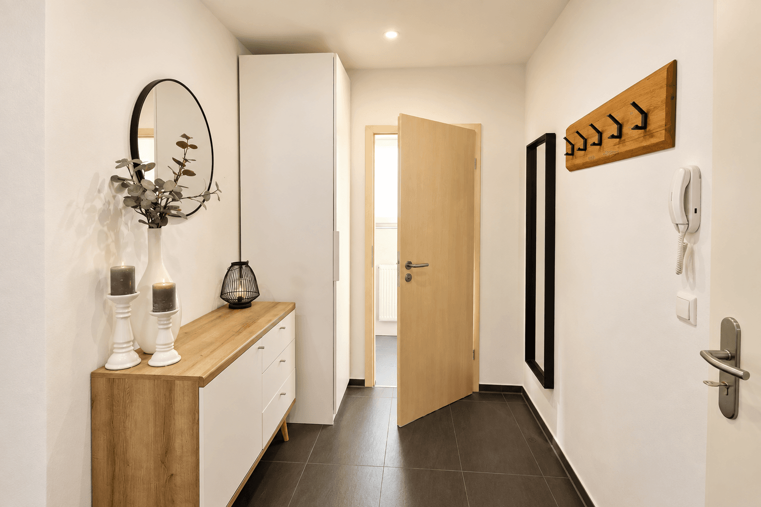 Prenájom bytu 4-izbový 117 m², Schwäbisch Hall, Bádensko-Wurttembersko Prenájom bytu 4-izbový 117 m², Schwäbisch Hall, Bádensko-Wurttembersko