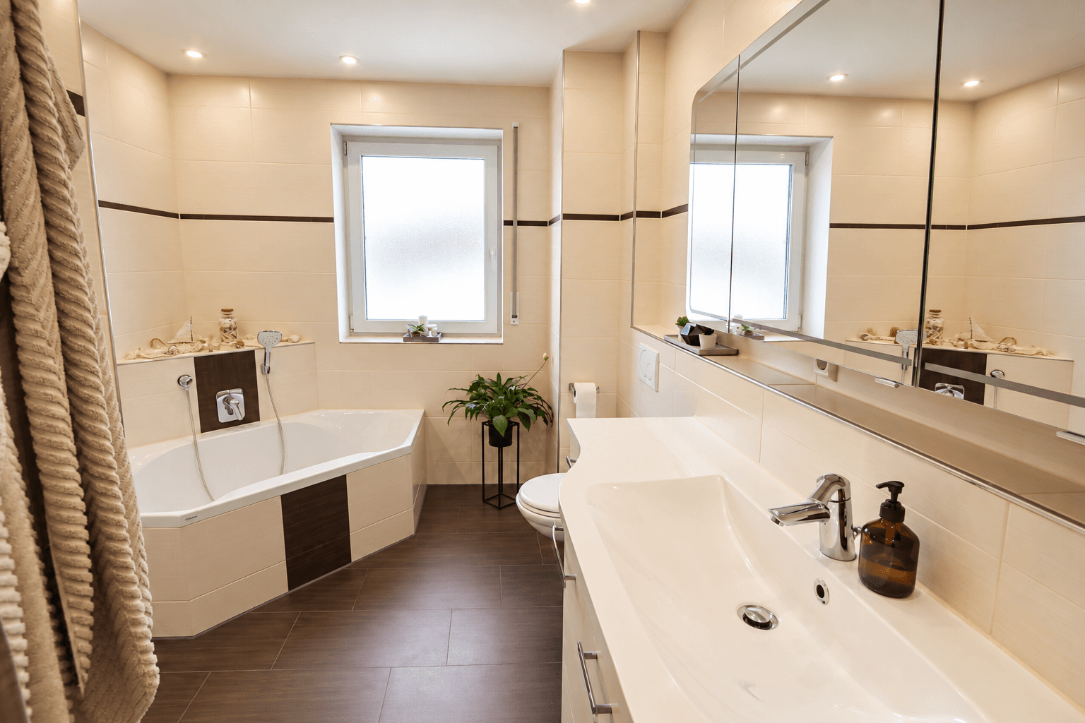 Prenájom bytu 4-izbový 117 m², Schwäbisch Hall, Bádensko-Wurttembersko Prenájom bytu 4-izbový 117 m², Schwäbisch Hall, Bádensko-Wurttembersko
