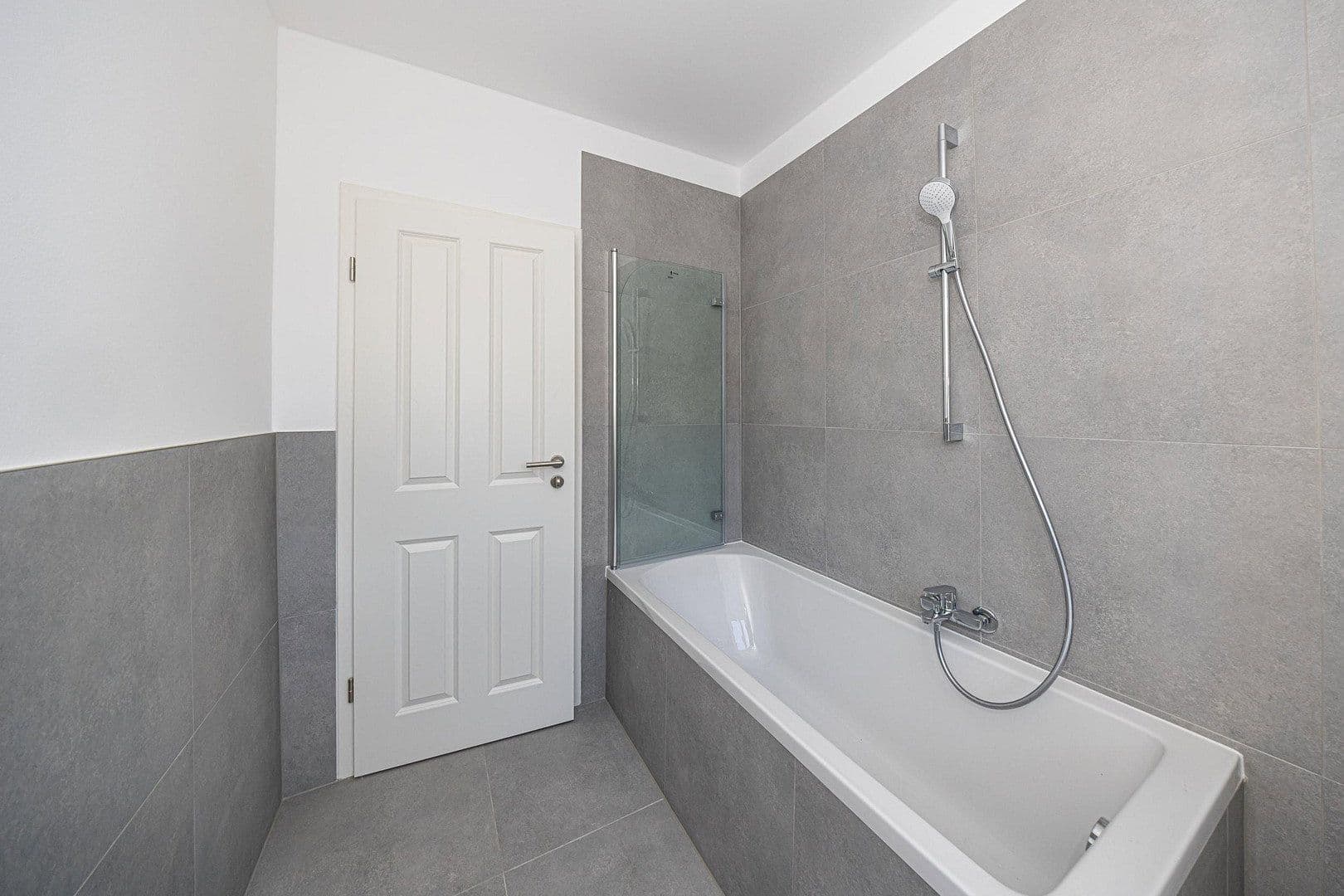 Predaj bytu 5-izbový 80 m², Peresaer Strasse 3b, Groitzsch, Sasko Predaj bytu 5-izbový 80 m², Peresaer Strasse 3b, Groitzsch, Sasko