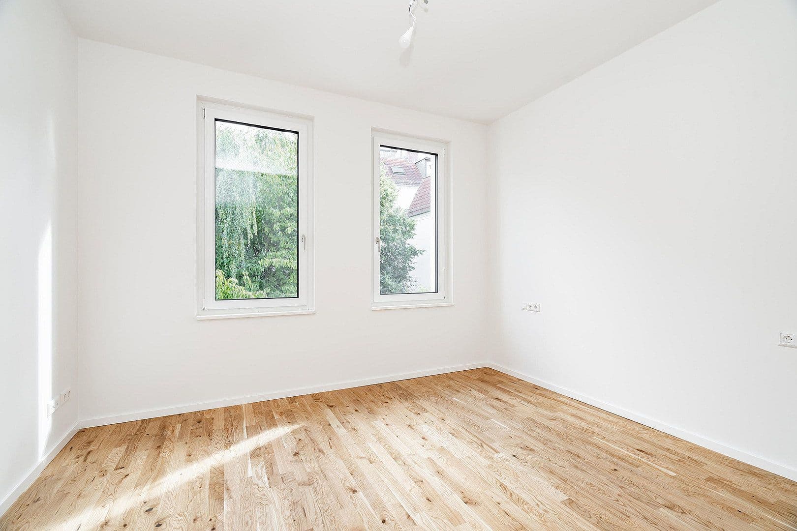 Prenájom bytu 3-izbový 74 m², Parkstraße 44, Berlin, Berlín Prenájom bytu 3-izbový 74 m², Parkstraße 44, Berlin, Berlín