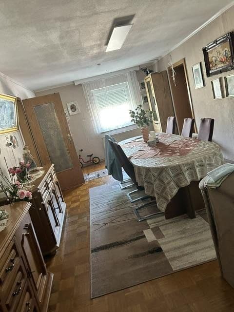 Predaj domu 145 m², pozemok 350 m², Wernau (Neckar), Bádensko-Wurttembersko Predaj domu 145 m², pozemok 350 m², Wernau (Neckar), Bádensko-Wurttembersko