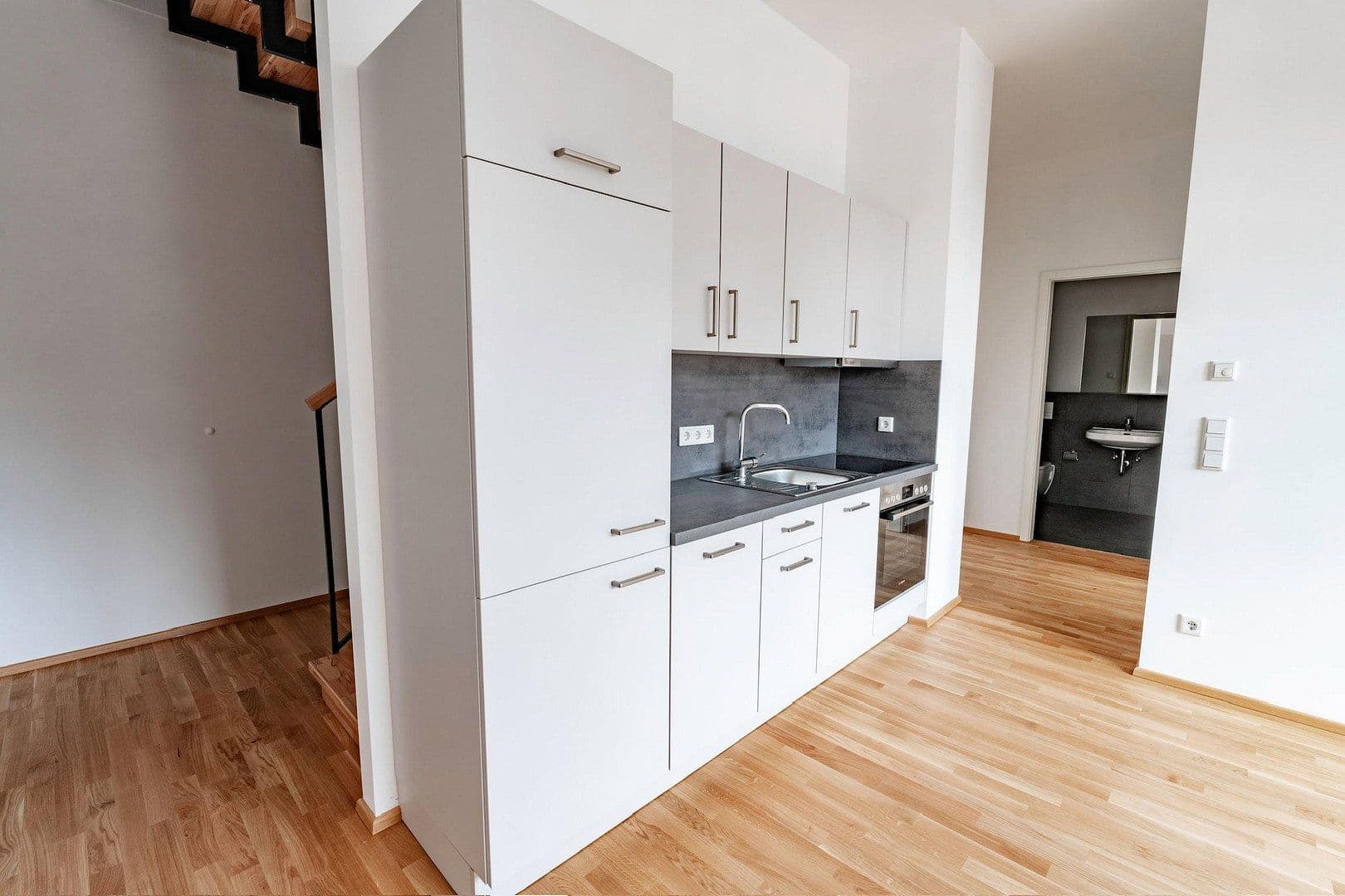 Prenájom bytu 3-izbový 93 m², Schanzäckerstraße 56, Nürnberg, Bavorsko Prenájom bytu 3-izbový 93 m², Schanzäckerstraße 56, Nürnberg, Bavorsko