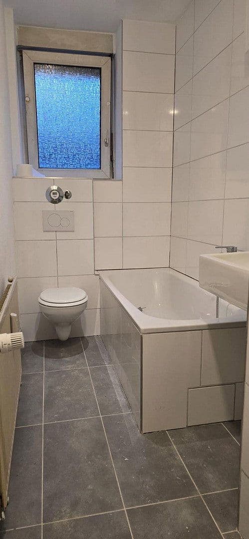 Prenájom bytu 3-izbový 67 m², Bürgermeister-Fuchs-Straße 24-26, Mannheim, Bádensko-Wurttembersko Prenájom bytu 3-izbový 67 m², Bürgermeister-Fuchs-Straße 24-26, Mannheim, Bádensko-Wurttembersko