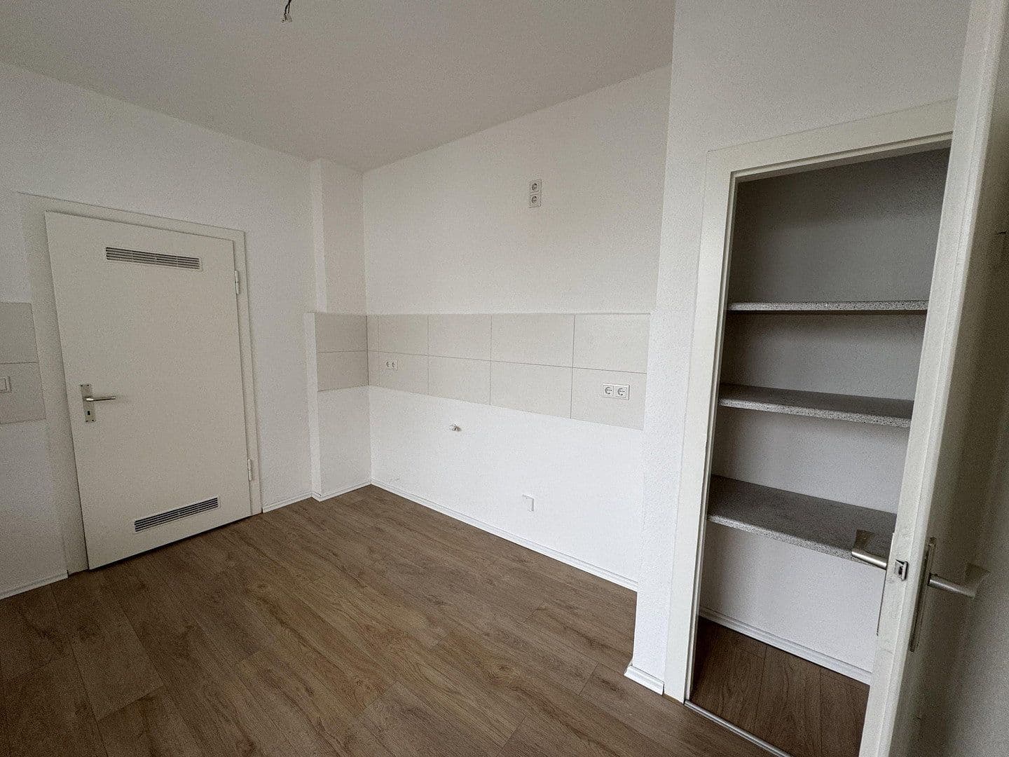Prenájom bytu 3-izbový 71 m², Essener Straße 45a, Bochum, Severné Porýnie - Westfálsko Prenájom bytu 3-izbový 71 m², Essener Straße 45a, Bochum, Severné Porýnie - Westfálsko