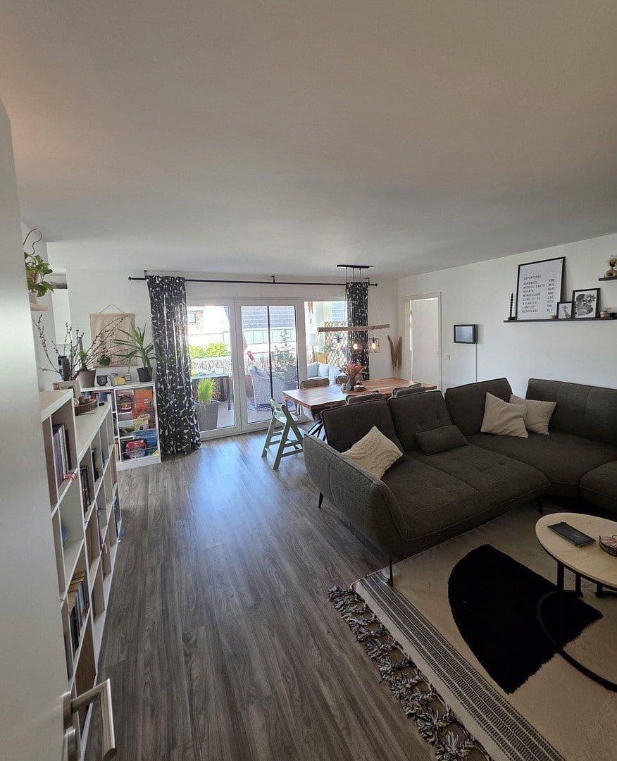 Prenájom bytu 4-izbový 104 m², Lambertusstr.36, Troisdorf, Severné Porýnie - Westfálsko Prenájom bytu 4-izbový 104 m², Lambertusstr.36, Troisdorf, Severné Porýnie - Westfálsko