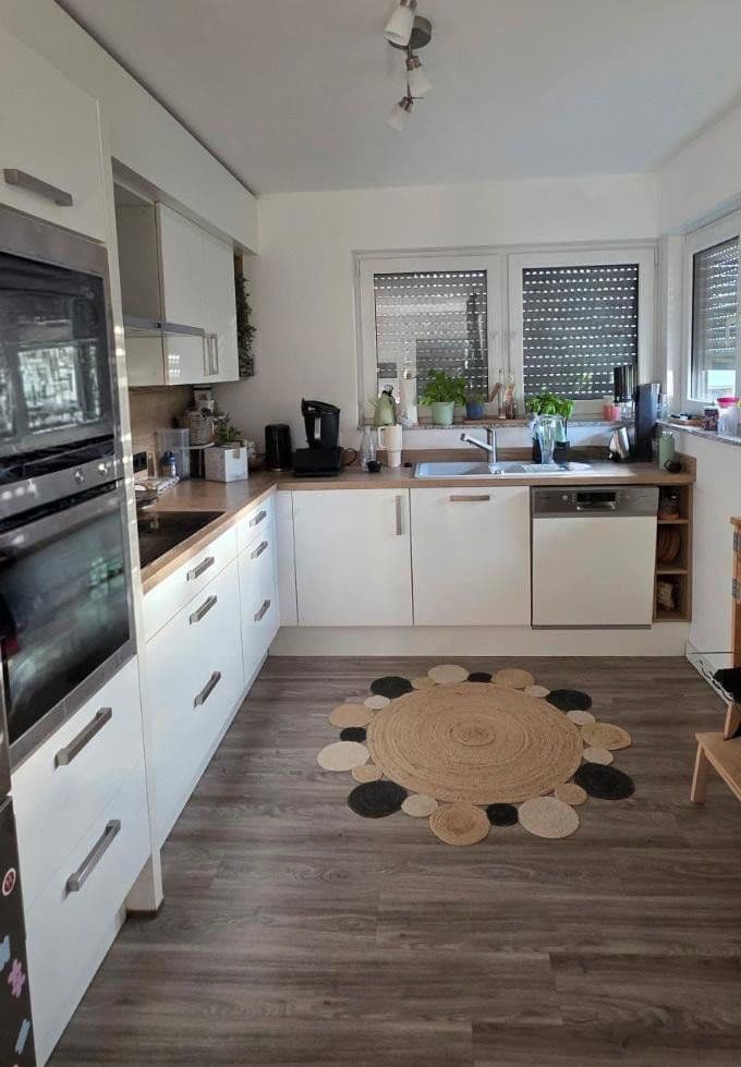Prenájom bytu 4-izbový 104 m², Lambertusstr.36, Troisdorf, Severné Porýnie - Westfálsko Prenájom bytu 4-izbový 104 m², Lambertusstr.36, Troisdorf, Severné Porýnie - Westfálsko
