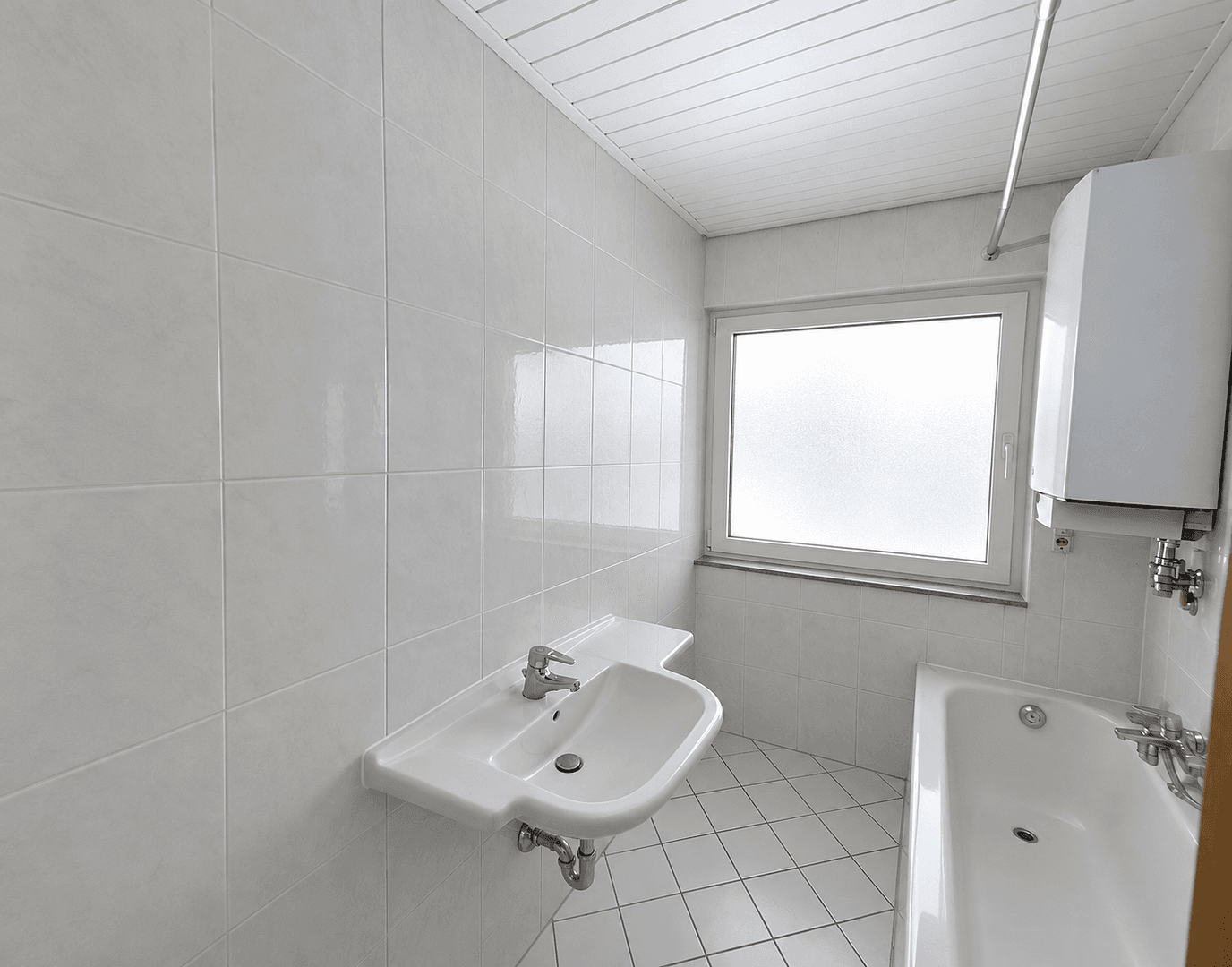 Prenájom bytu 4-izbový 110 m², Kurze Straße 4, Illingen, Bádensko-Wurttembersko Prenájom bytu 4-izbový 110 m², Kurze Straße 4, Illingen, Bádensko-Wurttembersko