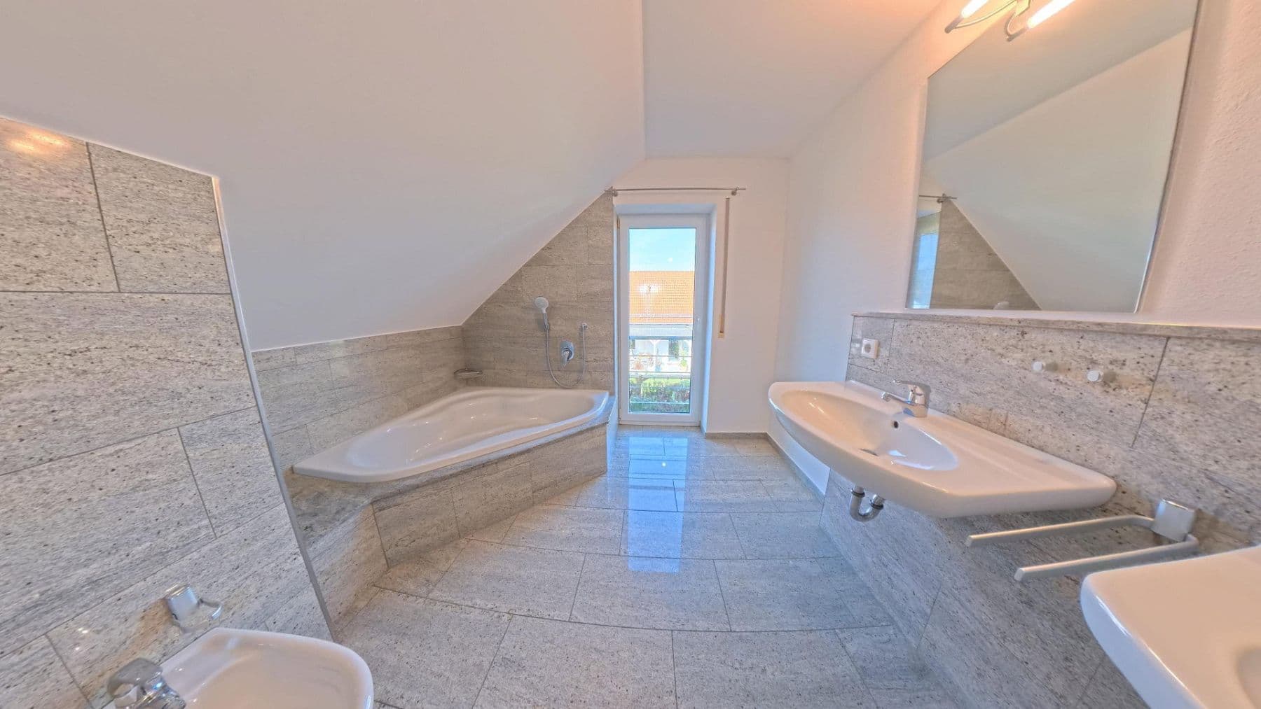 Predaj domu 230 m², pozemok 680 m², Am Hohen Rain 38, Ulm, Bádensko-Wurttembersko Predaj domu 230 m², pozemok 680 m², Am Hohen Rain 38, Ulm, Bádensko-Wurttembersko