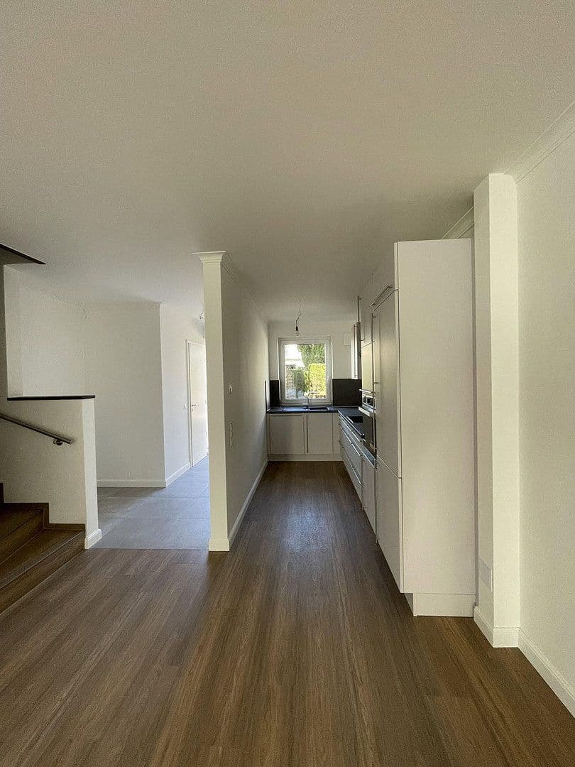 Prenájom domu 145 m², pozemok 44 m², Meiendorferstrasse, 97, Hamburg, Hamburg Prenájom domu 145 m², pozemok 44 m², Meiendorferstrasse, 97, Hamburg, Hamburg