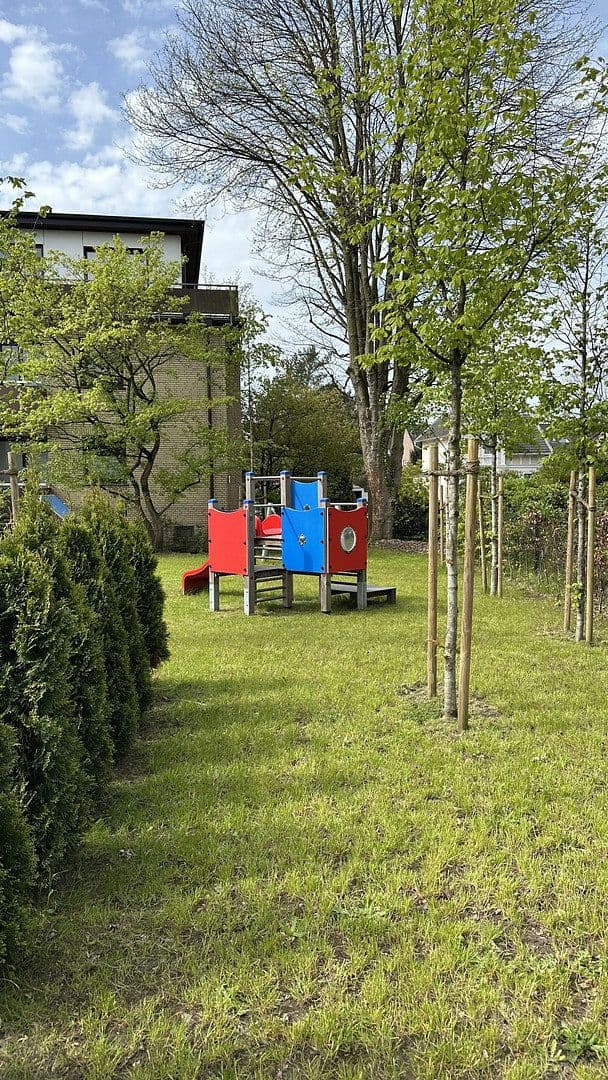 Prenájom domu 145 m², pozemok 44 m², Meiendorferstrasse, 97, Hamburg, Hamburg Prenájom domu 145 m², pozemok 44 m², Meiendorferstrasse, 97, Hamburg, Hamburg