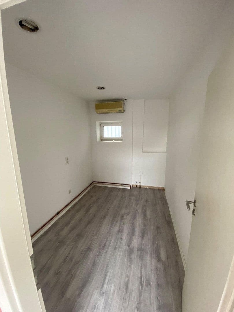 Predaj nebytového priestoru 22 m², Alt Zeilsheim 47, Frankfurt, Hesensko Predaj nebytového priestoru 22 m², Alt Zeilsheim 47, Frankfurt, Hesensko