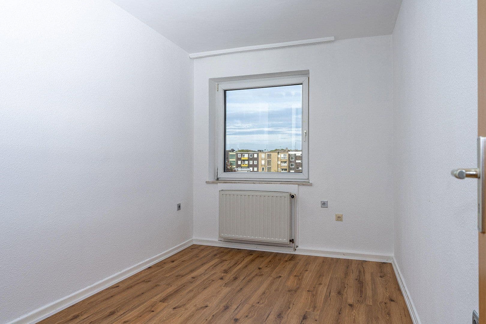 Prenájom bytu 3-izbový 69 m², Vestische Straße 2a, Oberhausen, Severné Porýnie - Westfálsko Prenájom bytu 3-izbový 69 m², Vestische Straße 2a, Oberhausen, Severné Porýnie - Westfálsko