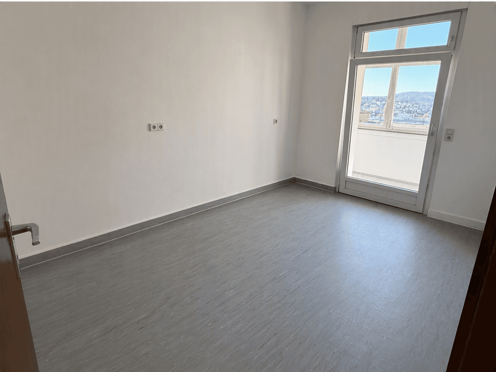 Prenájom bytu 3-izbový 87 m², Salierstr. 59, Pforzheim, Bádensko-Wurttembersko Prenájom bytu 3-izbový 87 m², Salierstr. 59, Pforzheim, Bádensko-Wurttembersko