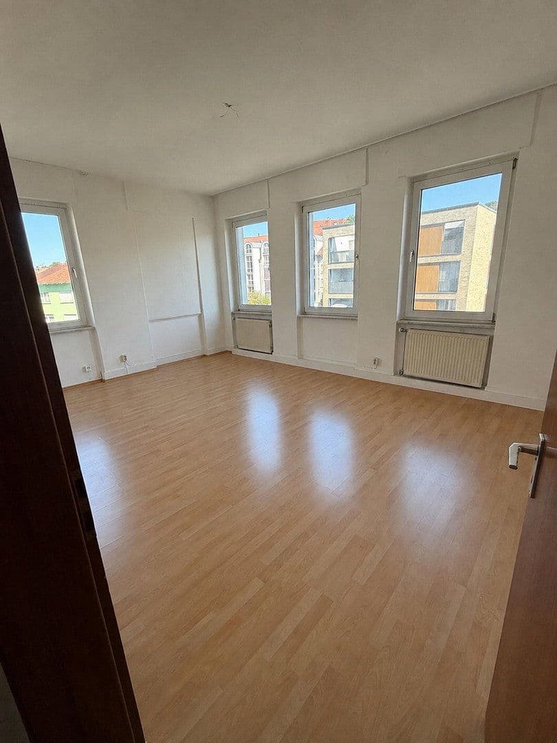 Prenájom bytu 3-izbový 87 m², Salierstr. 59, Pforzheim, Bádensko-Wurttembersko Prenájom bytu 3-izbový 87 m², Salierstr. 59, Pforzheim, Bádensko-Wurttembersko
