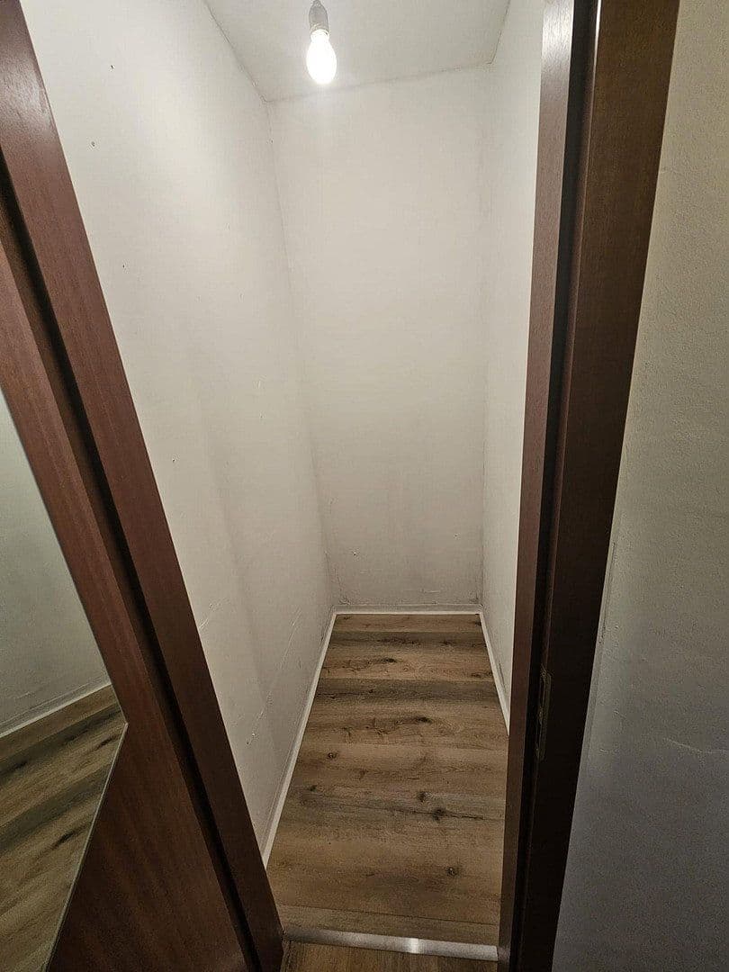 Prenájom bytu 1-izbový 50 m², Dornheimer Ring 81, Mannheim, Bádensko-Wurttembersko Prenájom bytu 1-izbový 50 m², Dornheimer Ring 81, Mannheim, Bádensko-Wurttembersko
