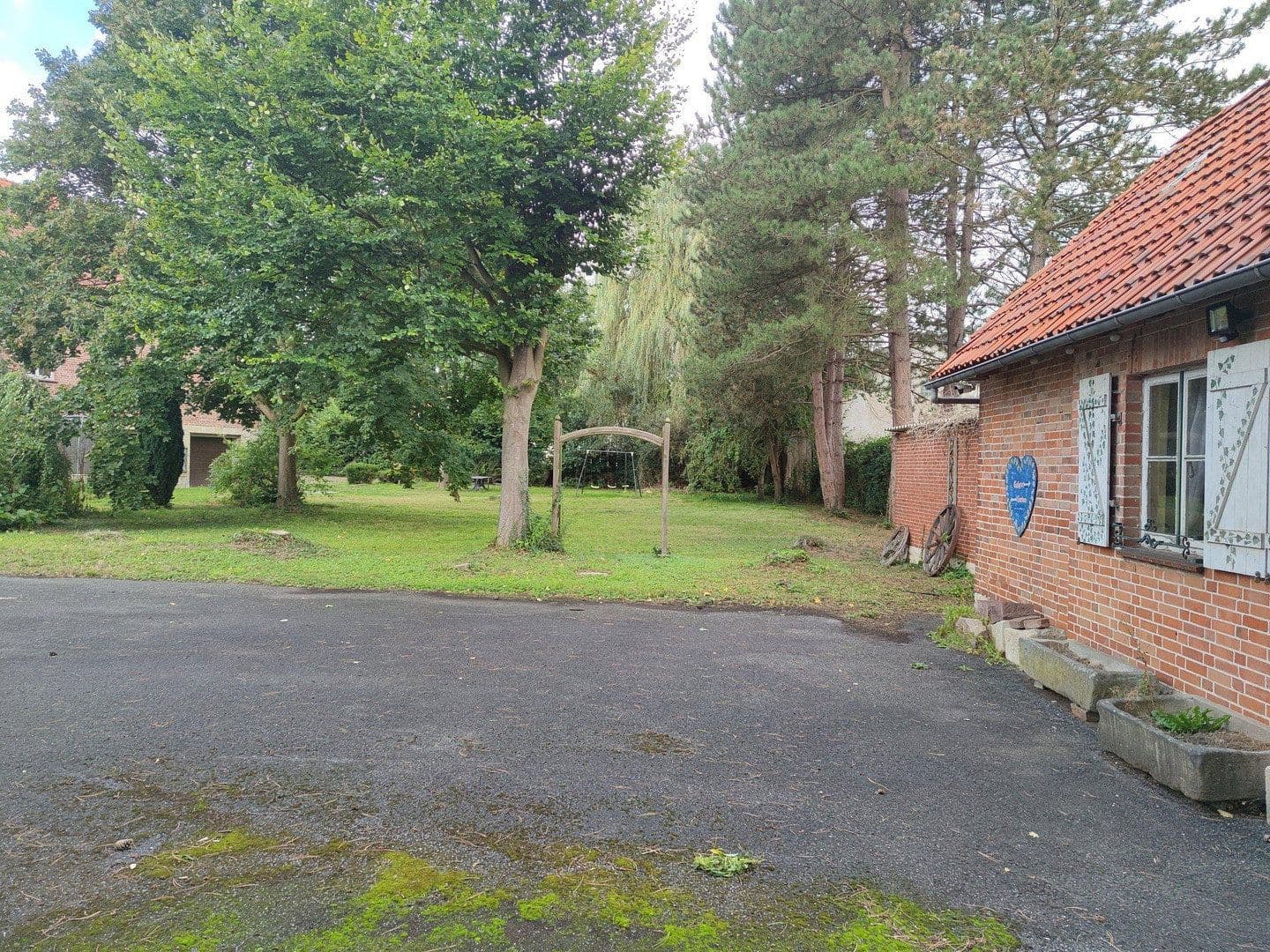 Predaj domu 316 m², pozemok 2.885 m², Duingen, Dolné Sasko Predaj domu 316 m², pozemok 2.885 m², Duingen, Dolné Sasko
