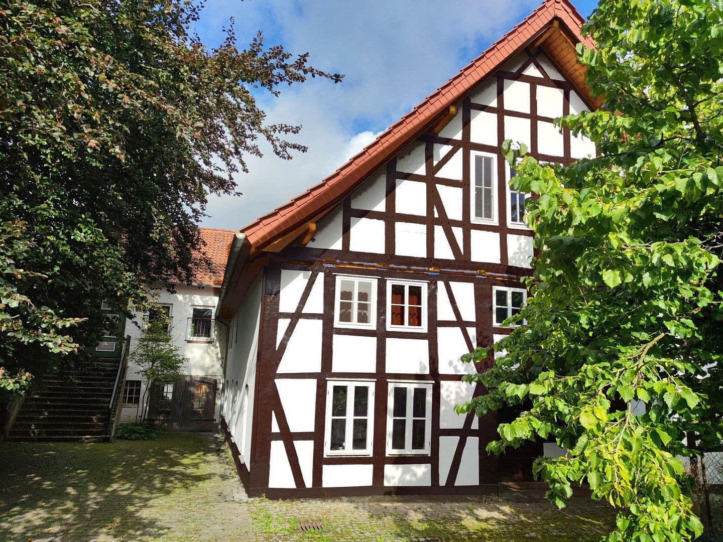 Predaj domu 316 m², pozemok 2.885 m², Duingen, Dolné Sasko Predaj domu 316 m², pozemok 2.885 m², Duingen, Dolné Sasko