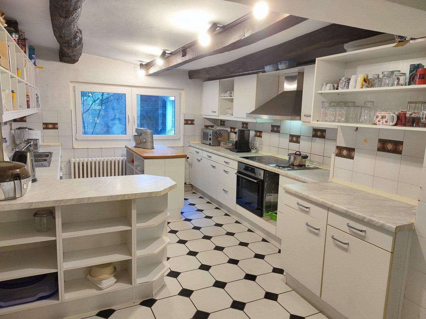 Predaj domu 316 m², pozemok 2.885 m², Duingen, Dolné Sasko Predaj domu 316 m², pozemok 2.885 m², Duingen, Dolné Sasko