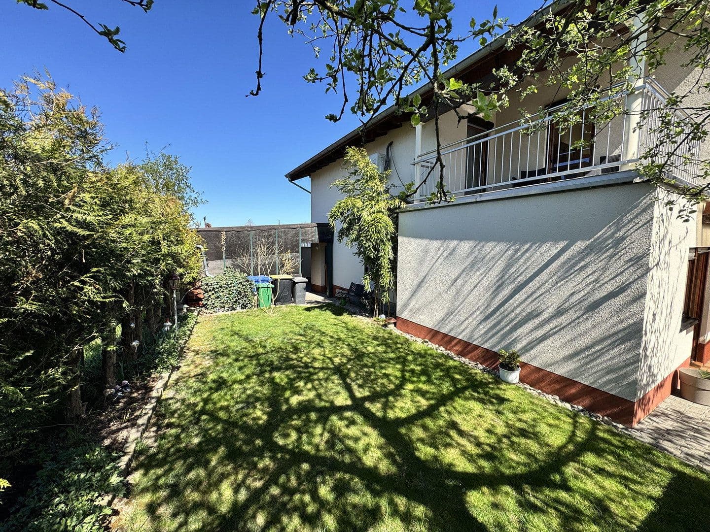 Predaj domu 210 m², pozemok 330 m², Osthofen, Porýnie-Falcko Predaj domu 210 m², pozemok 330 m², Osthofen, Porýnie-Falcko