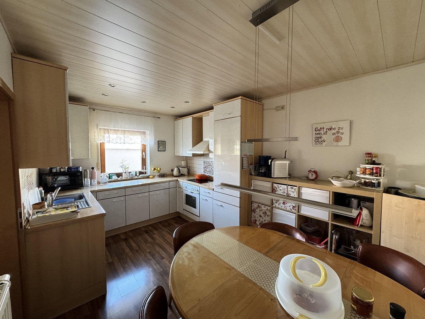 Predaj domu 210 m², pozemok 330 m², Osthofen, Porýnie-Falcko Predaj domu 210 m², pozemok 330 m², Osthofen, Porýnie-Falcko