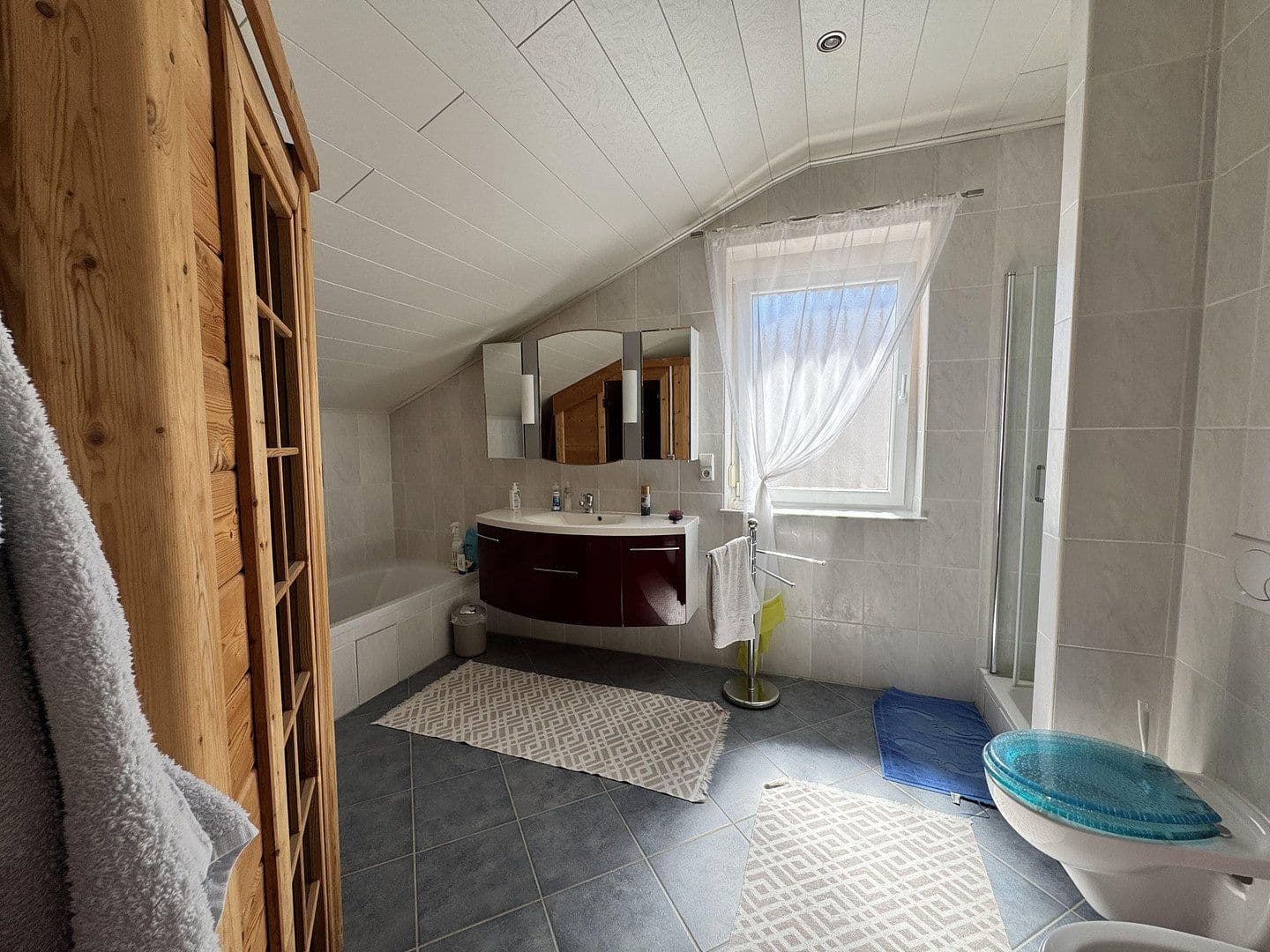 Predaj domu 210 m², pozemok 330 m², Osthofen, Porýnie-Falcko Predaj domu 210 m², pozemok 330 m², Osthofen, Porýnie-Falcko