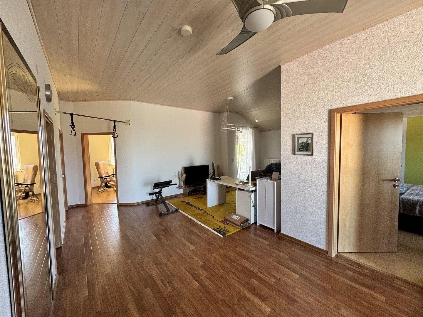 Predaj domu 210 m², pozemok 330 m², Osthofen, Porýnie-Falcko Predaj domu 210 m², pozemok 330 m², Osthofen, Porýnie-Falcko