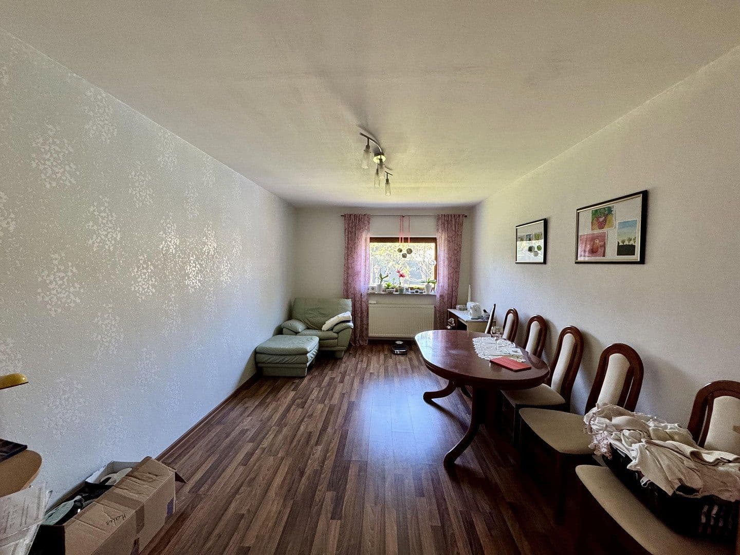 Predaj domu 210 m², pozemok 330 m², Osthofen, Porýnie-Falcko Predaj domu 210 m², pozemok 330 m², Osthofen, Porýnie-Falcko