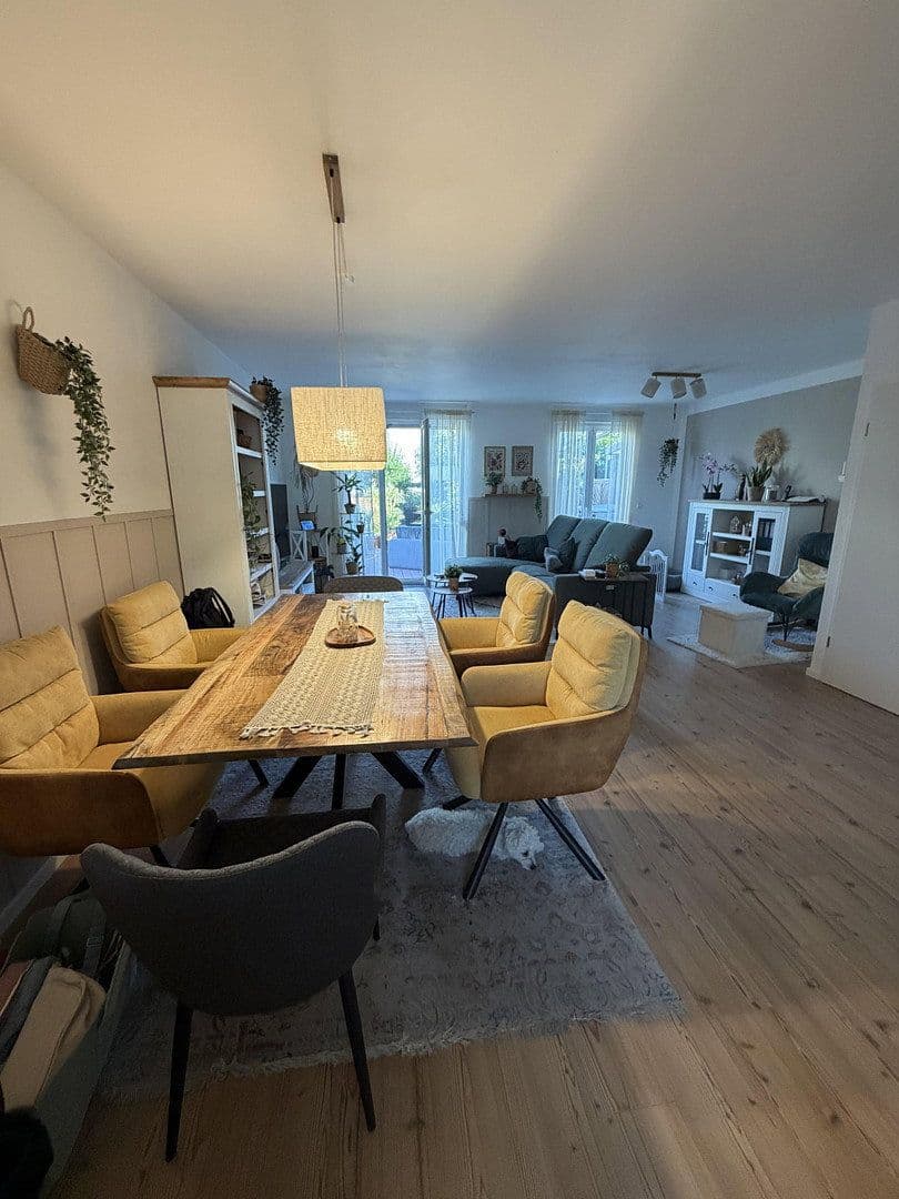 Predaj domu 150 m², pozemok 171 m², Groß-Gerau, Hesensko Predaj domu 150 m², pozemok 171 m², Groß-Gerau, Hesensko