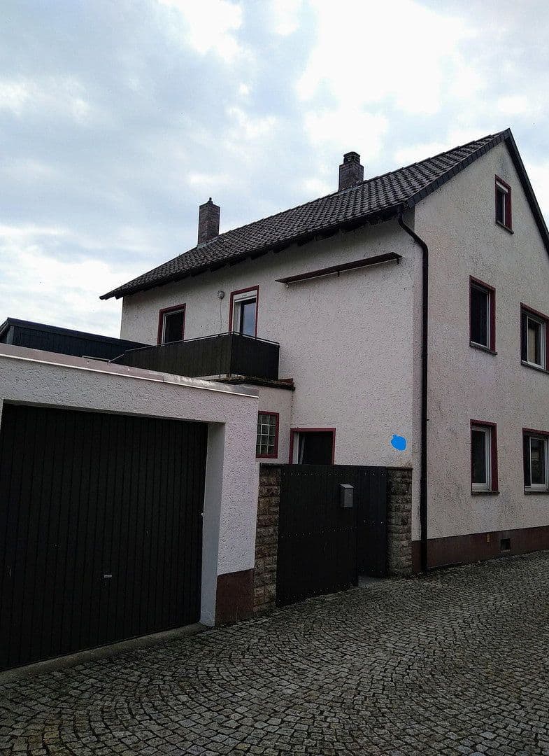 Predaj domu 141 m², pozemok 151 m², Estenfeld, Bavorsko Predaj domu 141 m², pozemok 151 m², Estenfeld, Bavorsko