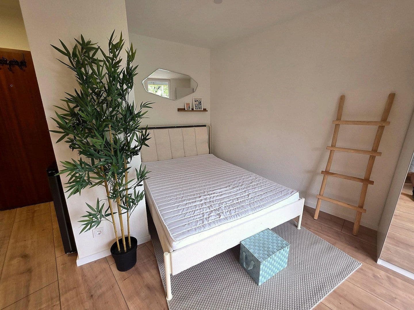 Prenájom bytu 2-izbový 35 m², Bergerstr. 197, Köln, Severné Porýnie - Westfálsko Prenájom bytu 2-izbový 35 m², Bergerstr. 197, Köln, Severné Porýnie - Westfálsko
